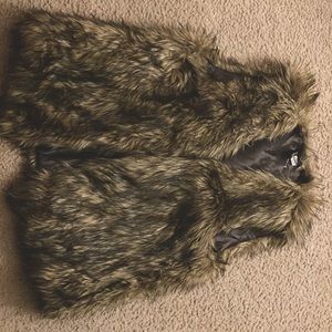 H&M Comfy faux fur vest